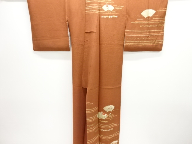  絞り地紙に枝花模様刺繍一つ紋訪問着